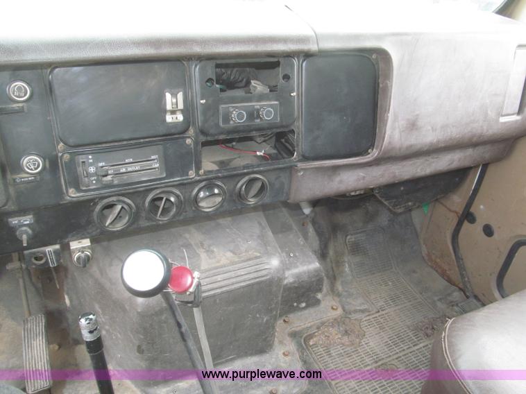 image for item B5494 1988 International 1754 flatbed truck