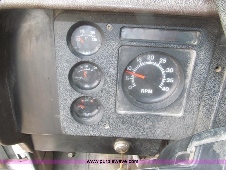 image for item B5494 1988 International 1754 flatbed truck