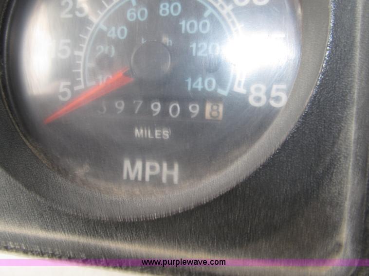 image for item B5494 1988 International 1754 flatbed truck