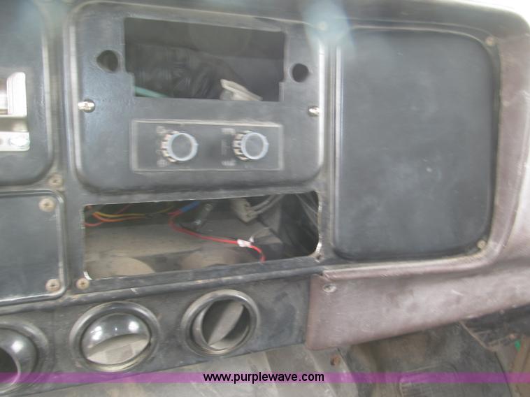 image for item B5494 1988 International 1754 flatbed truck