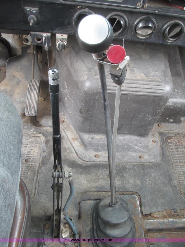 image for item B5494 1988 International 1754 flatbed truck