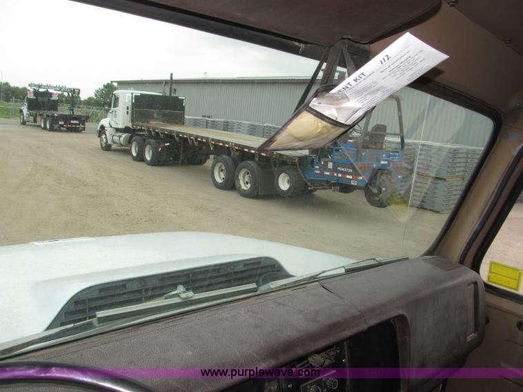 image for item B5494 1988 International 1754 flatbed truck