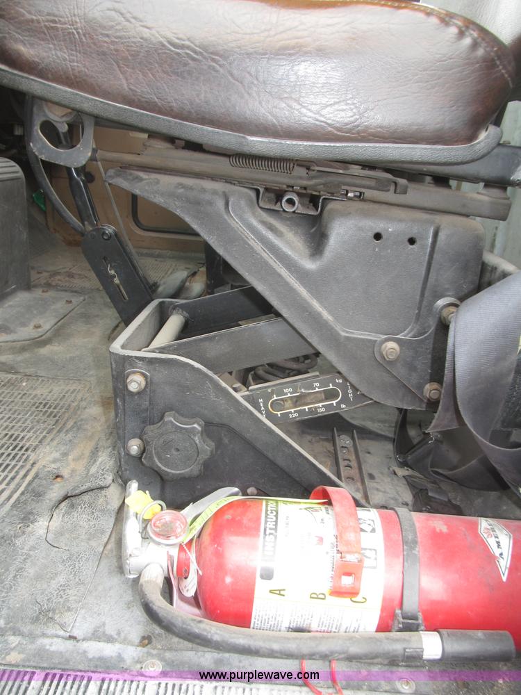 image for item B5494 1988 International 1754 flatbed truck