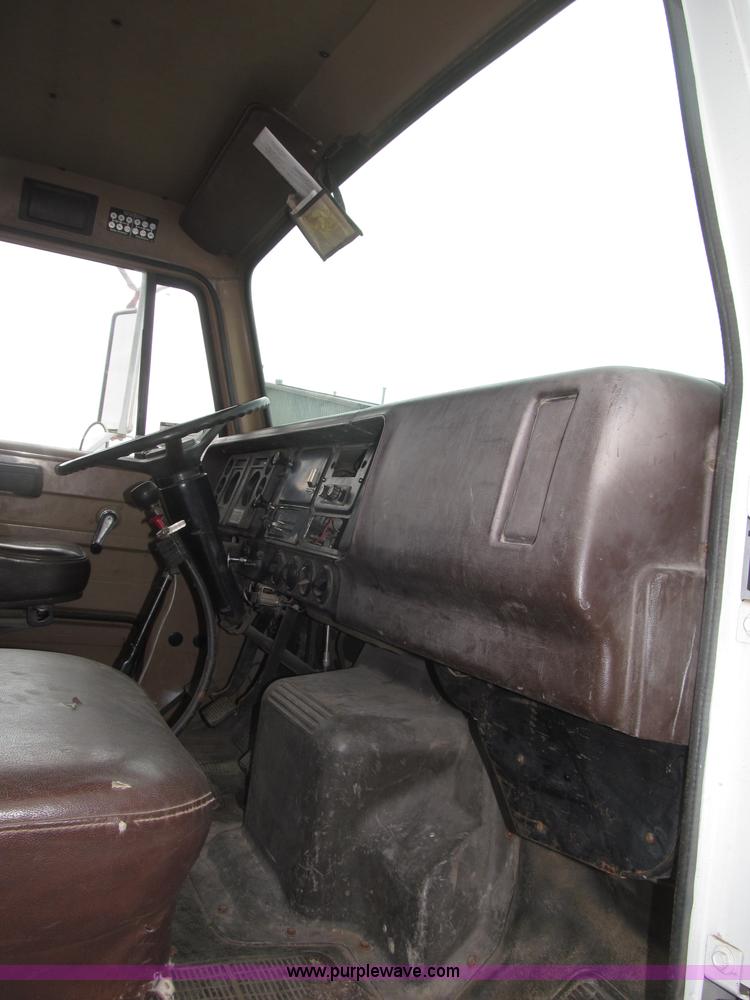 image for item B5494 1988 International 1754 flatbed truck