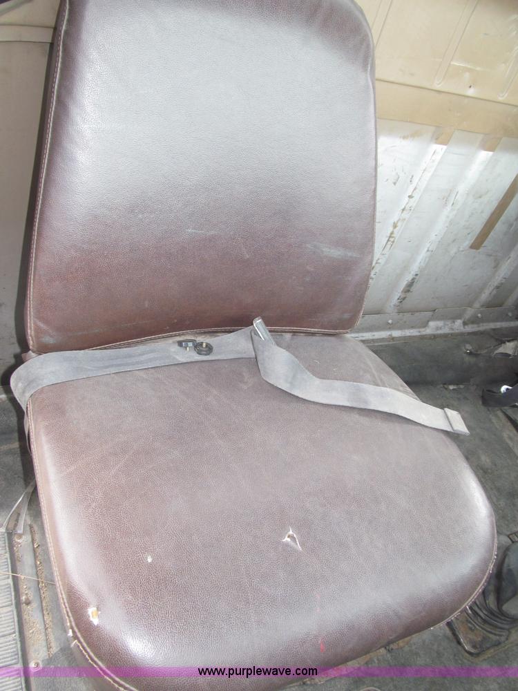 image for item B5494 1988 International 1754 flatbed truck