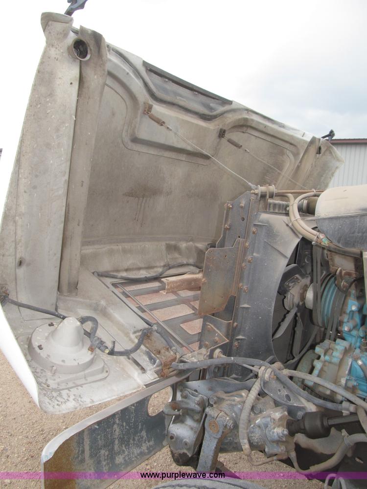 image for item B5494 1988 International 1754 flatbed truck