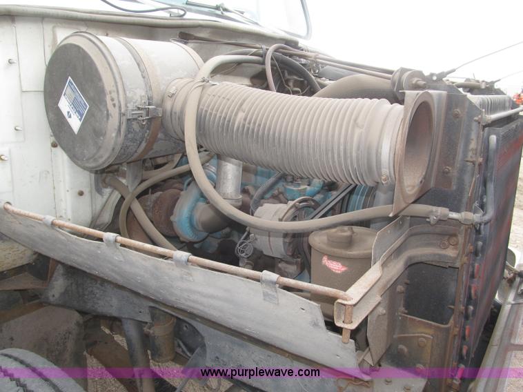 image for item B5494 1988 International 1754 flatbed truck