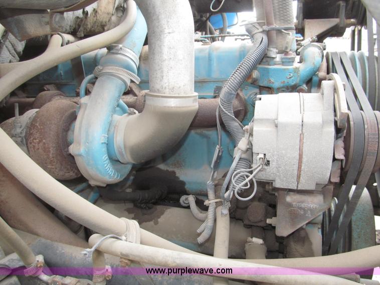 image for item B5494 1988 International 1754 flatbed truck