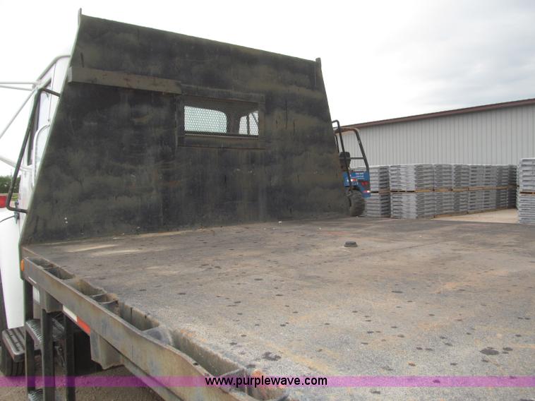 image for item B5494 1988 International 1754 flatbed truck