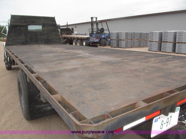 image for item B5494 1988 International 1754 flatbed truck