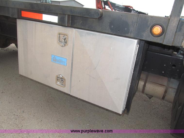 image for item B5494 1988 International 1754 flatbed truck