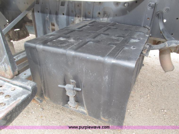 image for item B5494 1988 International 1754 flatbed truck