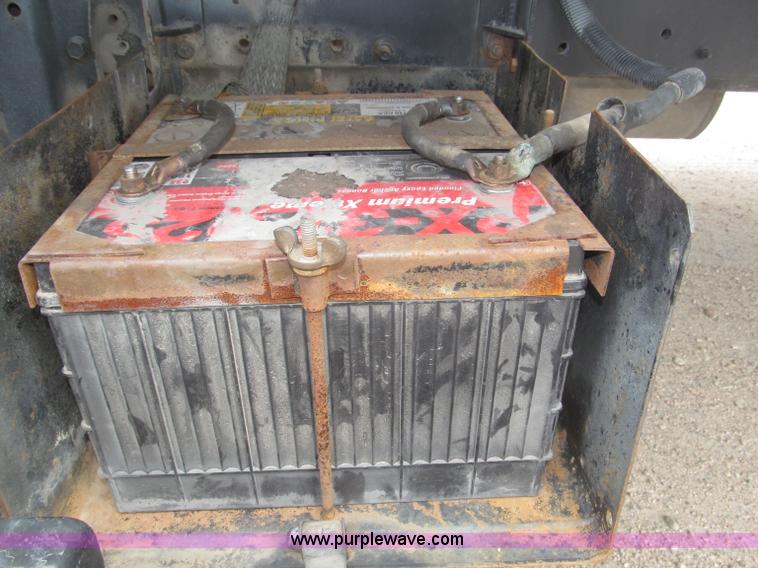 image for item B5494 1988 International 1754 flatbed truck