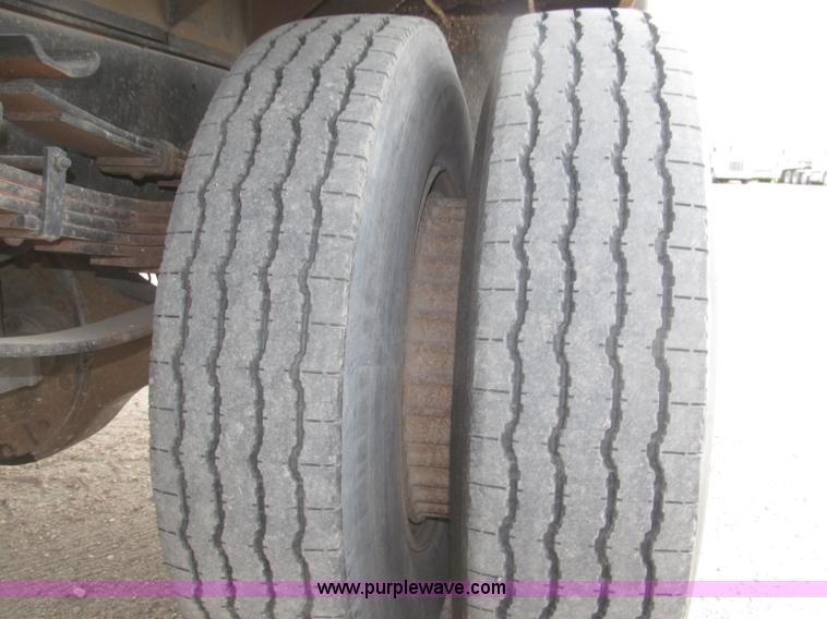 image for item B5494 1988 International 1754 flatbed truck