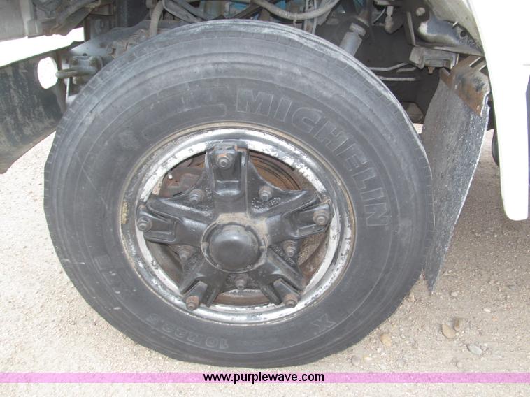 image for item B5494 1988 International 1754 flatbed truck