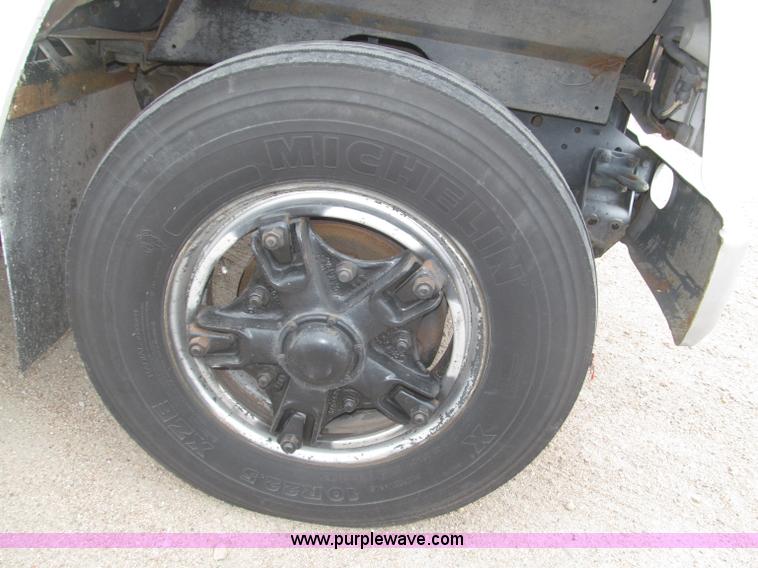 image for item B5494 1988 International 1754 flatbed truck