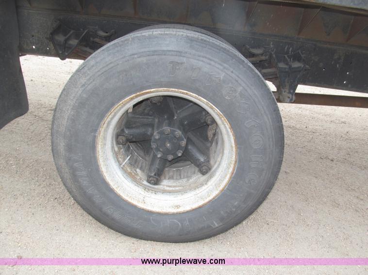 image for item B5494 1988 International 1754 flatbed truck