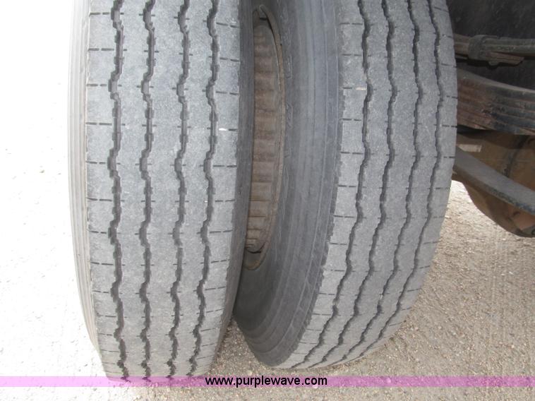 image for item B5494 1988 International 1754 flatbed truck