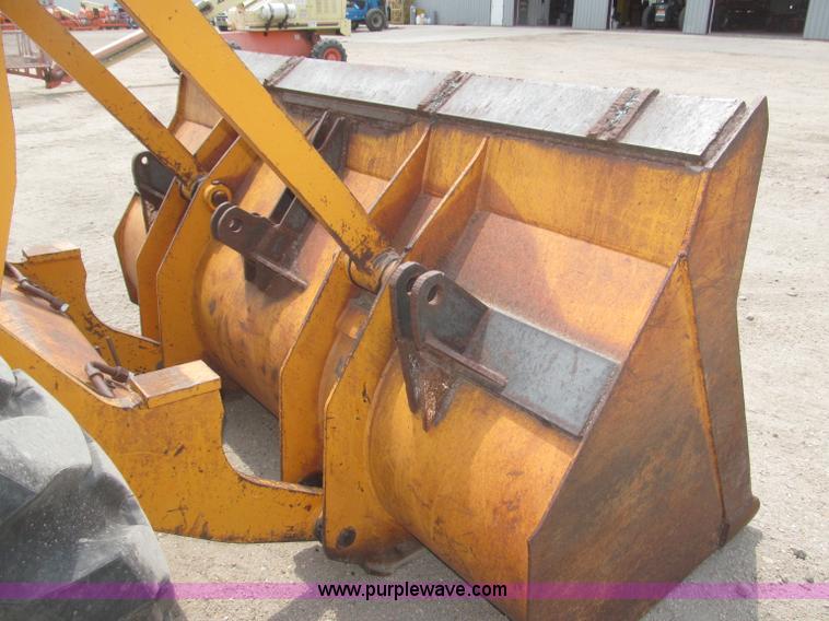 image for item B5496 Case W20B articulated wheel loader