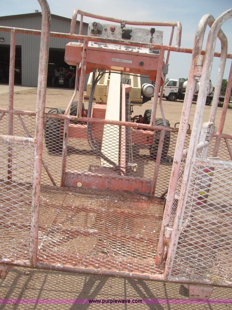 image for item B5498 1999 JLG 40H telescoping boom lift