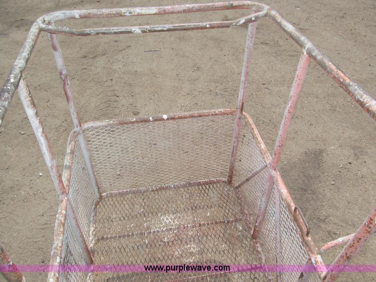 image for item B5498 1999 JLG 40H telescoping boom lift