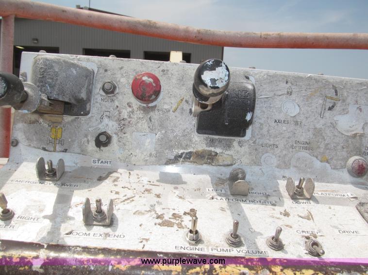 image for item B5498 1999 JLG 40H telescoping boom lift