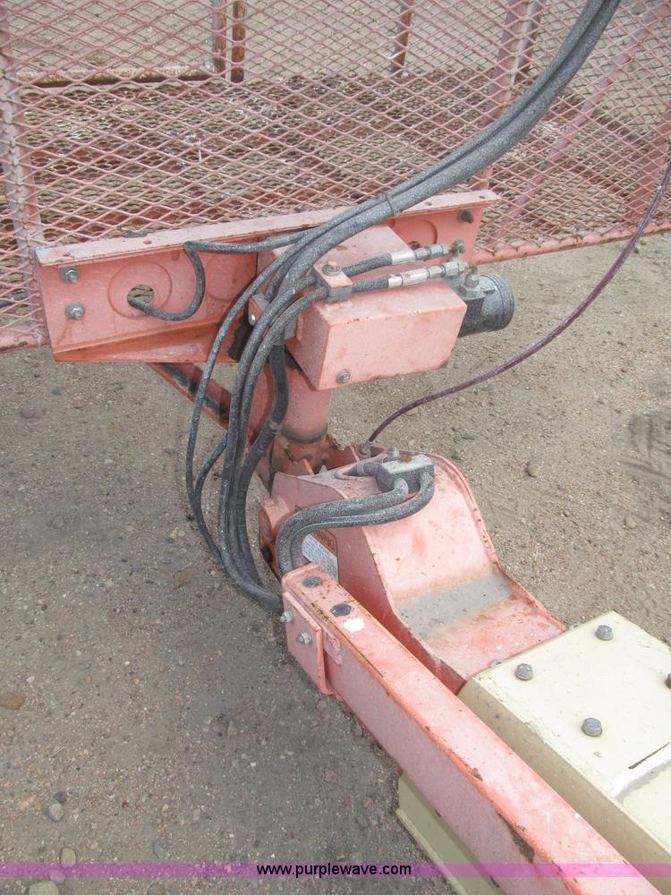 image for item B5498 1999 JLG 40H telescoping boom lift