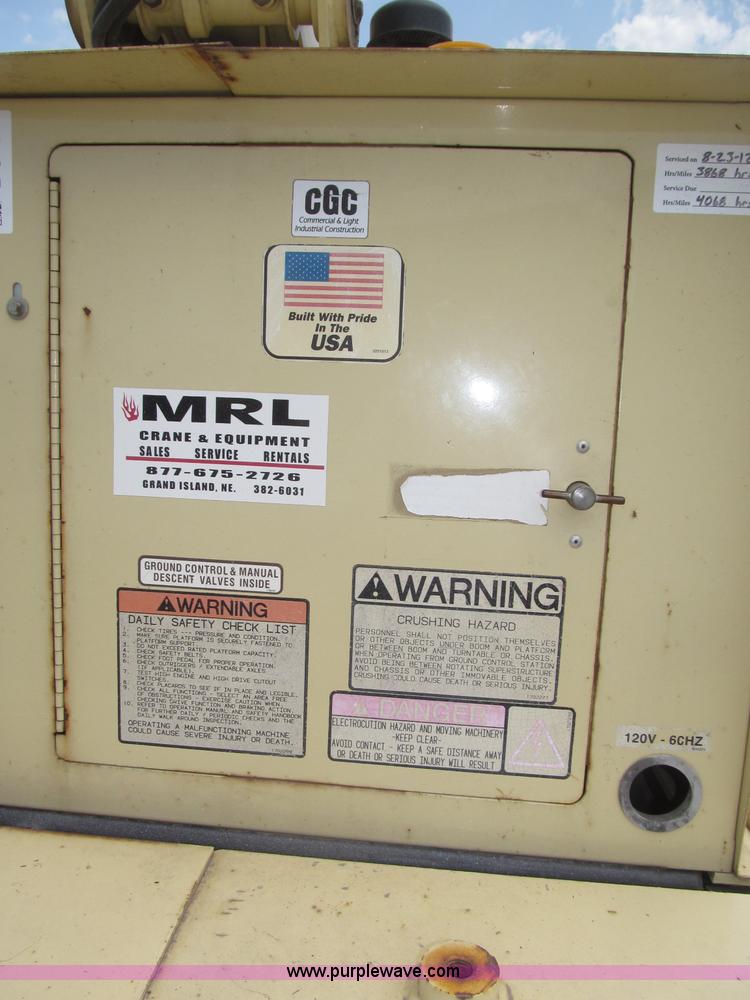 image for item B5498 1999 JLG 40H telescoping boom lift