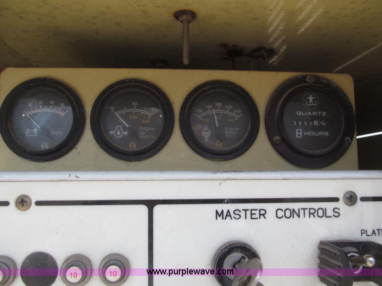 image for item B5498 1999 JLG 40H telescoping boom lift