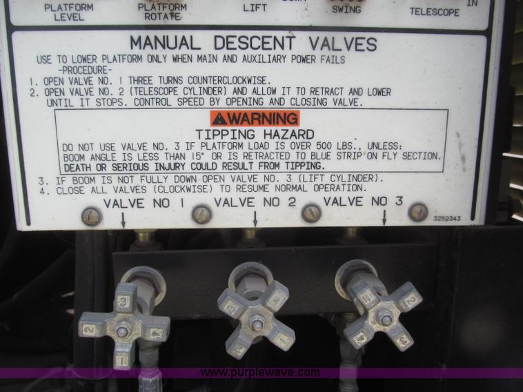 image for item B5498 1999 JLG 40H telescoping boom lift