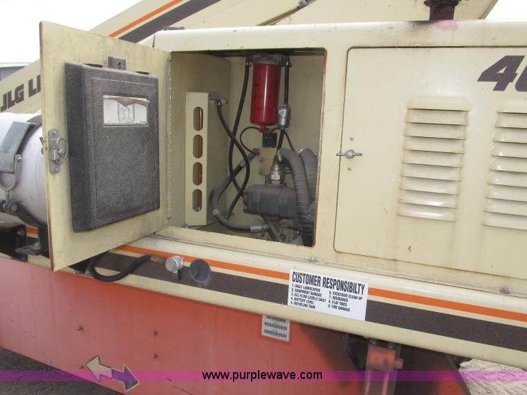 image for item B5498 1999 JLG 40H telescoping boom lift