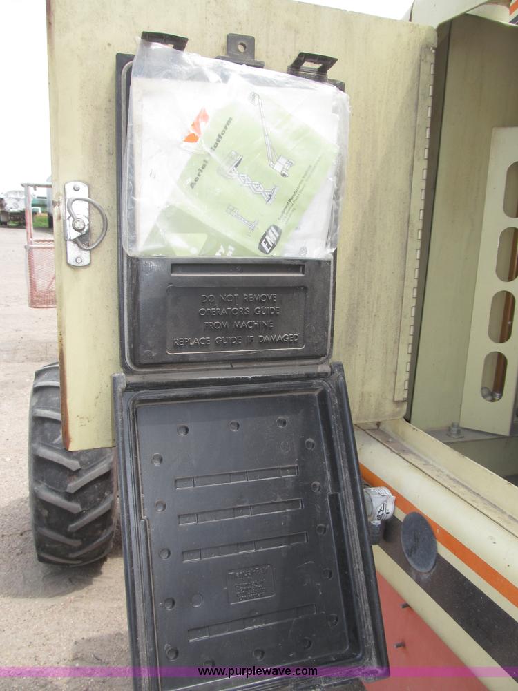 image for item B5498 1999 JLG 40H telescoping boom lift