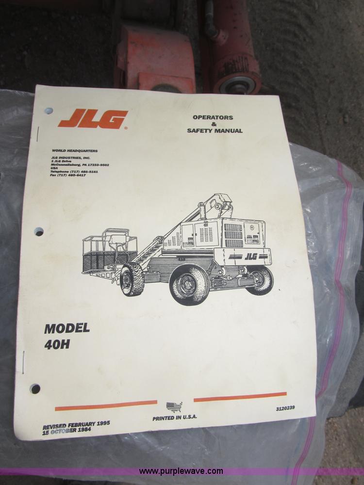 image for item B5498 1999 JLG 40H telescoping boom lift