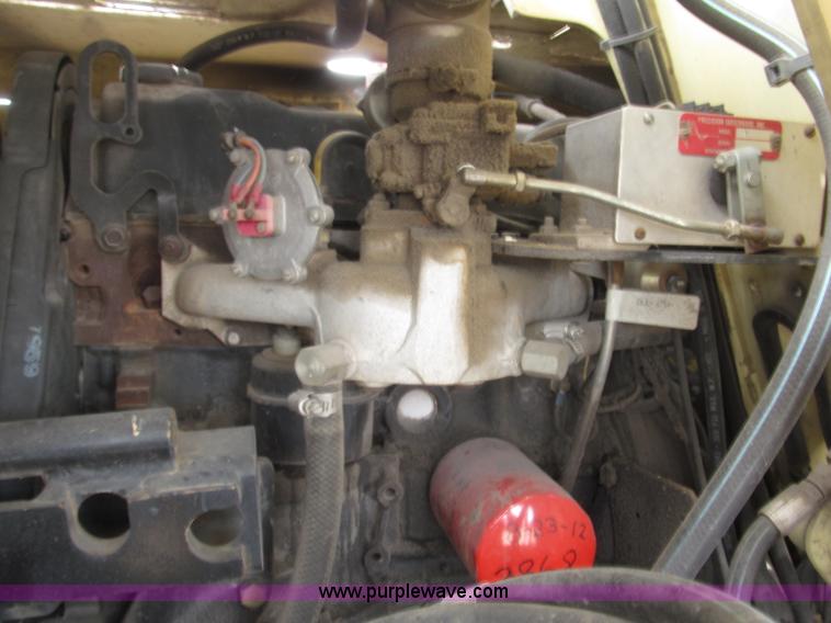 image for item B5498 1999 JLG 40H telescoping boom lift