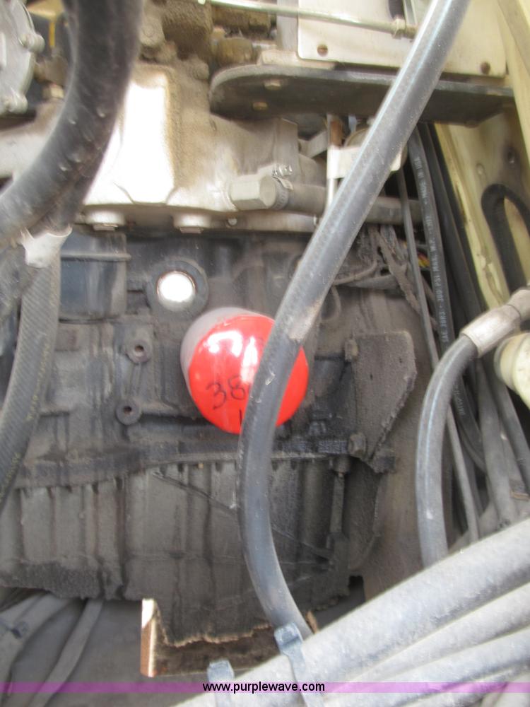 image for item B5498 1999 JLG 40H telescoping boom lift