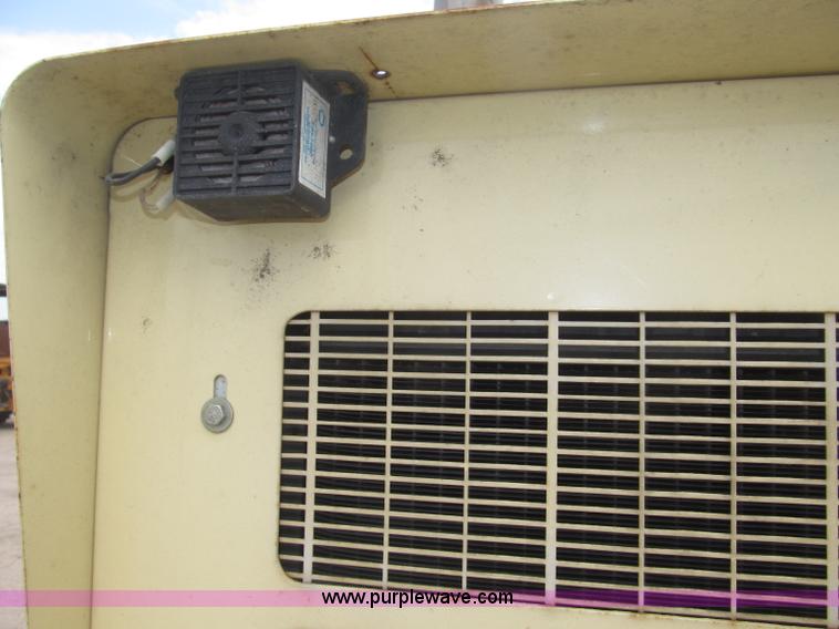 image for item B5498 1999 JLG 40H telescoping boom lift