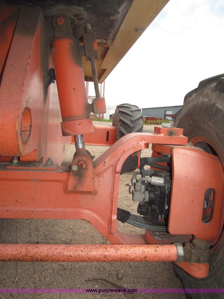 image for item B5498 1999 JLG 40H telescoping boom lift