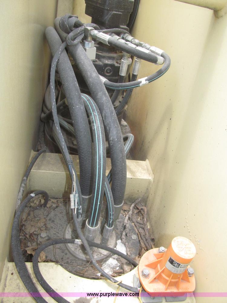 image for item B5498 1999 JLG 40H telescoping boom lift