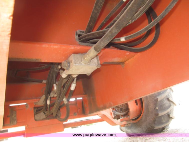 image for item B5498 1999 JLG 40H telescoping boom lift