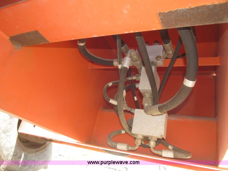 image for item B5498 1999 JLG 40H telescoping boom lift