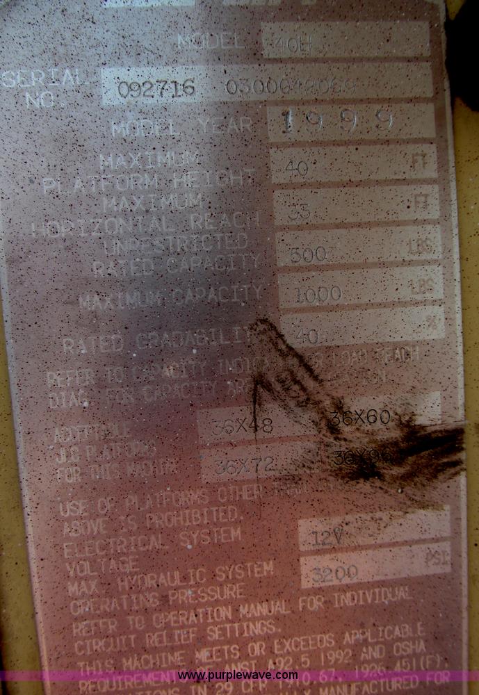 image for item B5498 1999 JLG 40H telescoping boom lift