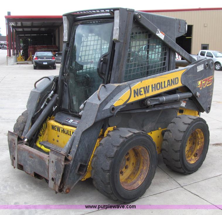 image for item D7427 2008 New Holland L175 skid steer