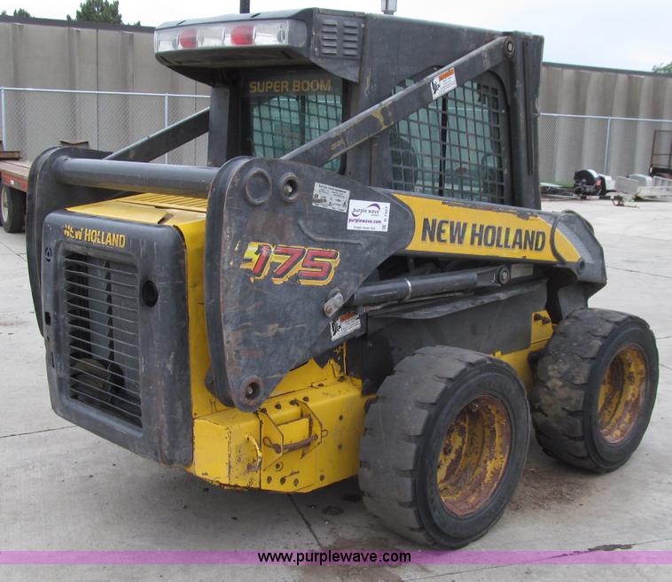 image for item D7427 2008 New Holland L175 skid steer