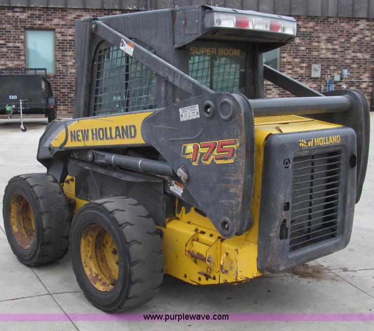 image for item D7427 2008 New Holland L175 skid steer