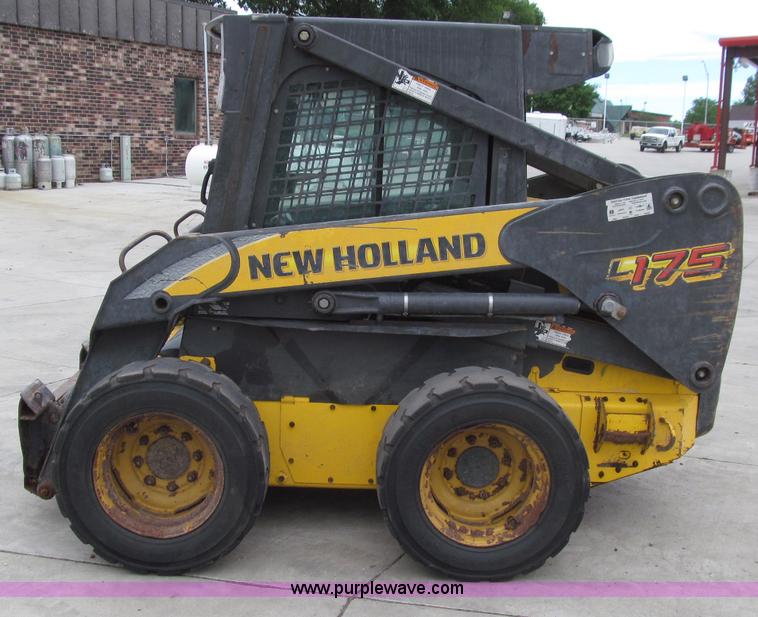 image for item D7427 2008 New Holland L175 skid steer