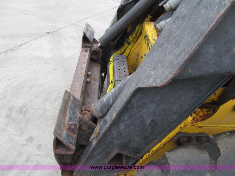 image for item D7427 2008 New Holland L175 skid steer