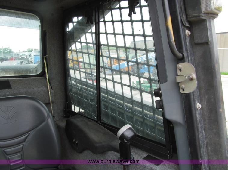 image for item D7427 2008 New Holland L175 skid steer