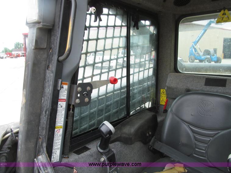 image for item D7427 2008 New Holland L175 skid steer