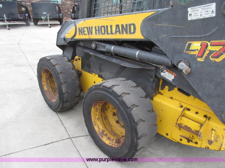 image for item D7427 2008 New Holland L175 skid steer