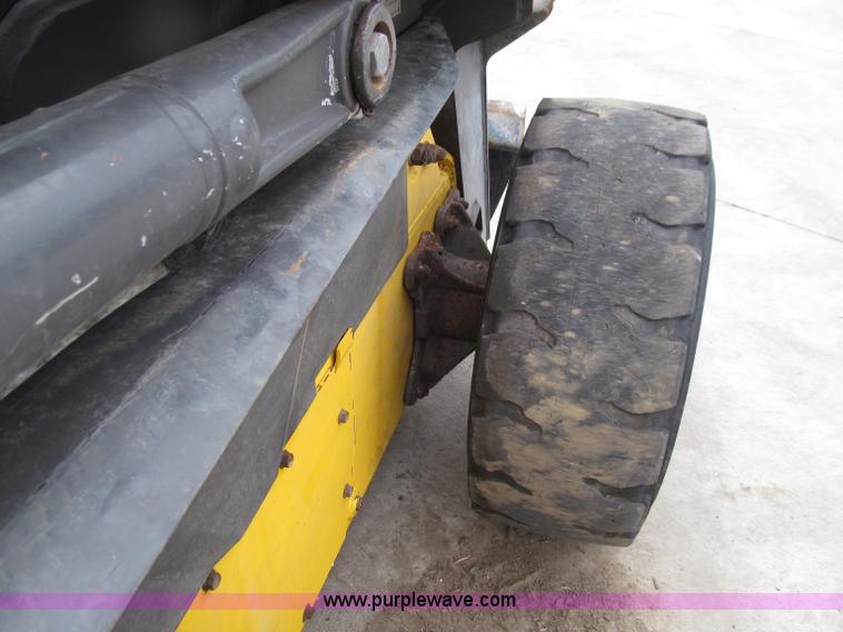 image for item D7427 2008 New Holland L175 skid steer